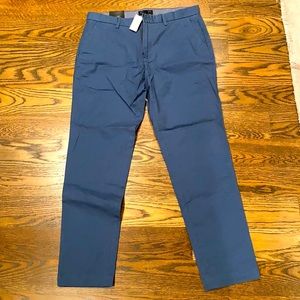 Banana Republic mason stretch chinos. 33x32. NWT